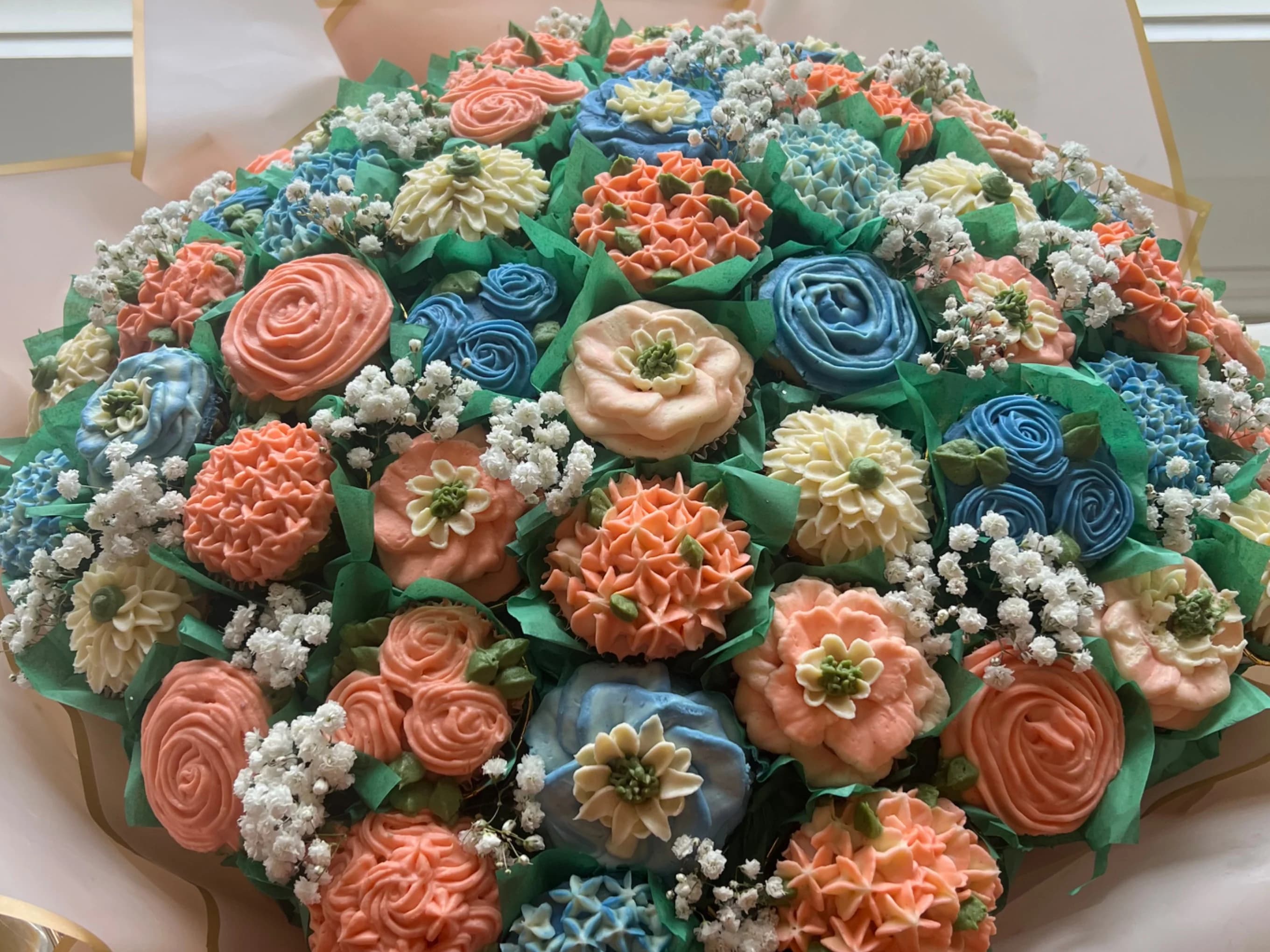 Cup cake flower bouquet - Egyptian dessert
